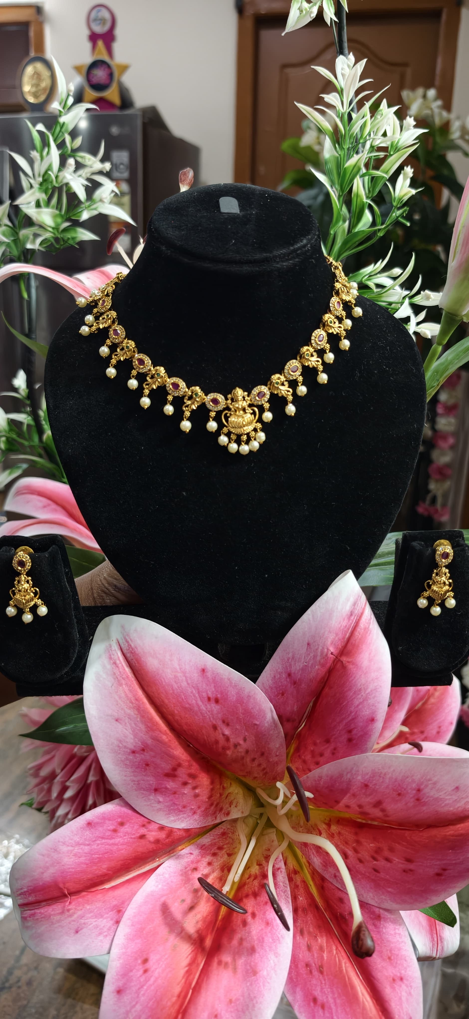 LAXMI IDEAL PECOCOK RUBY SET