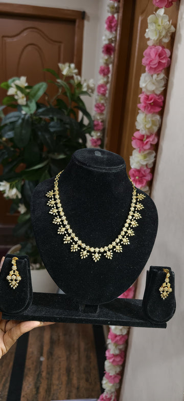 FLORAL BLOSSOM GOLD NECK SET
