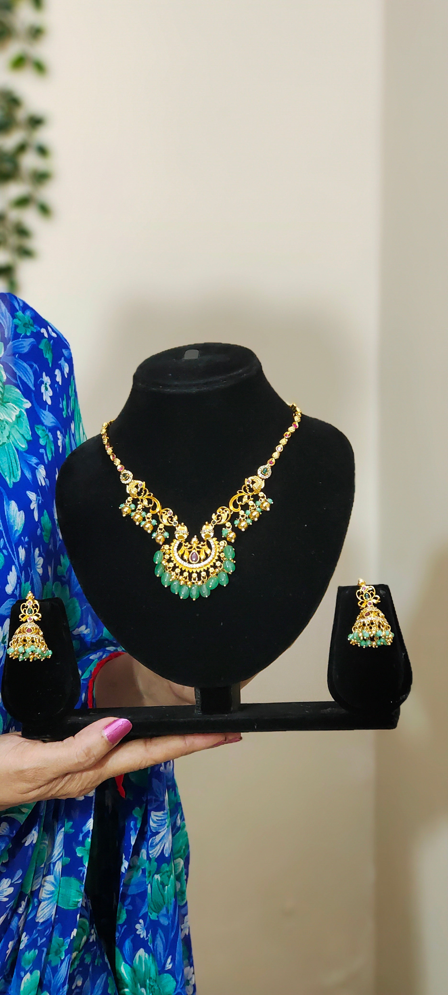 PEACOCK NECKSET